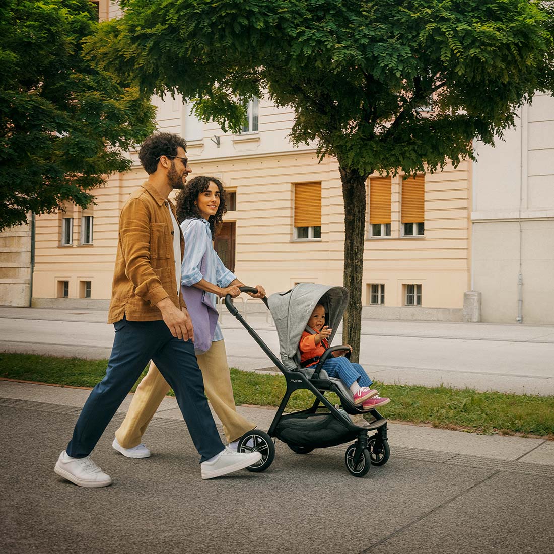 Nuna TRIV™ next BMW stroller – Graphene