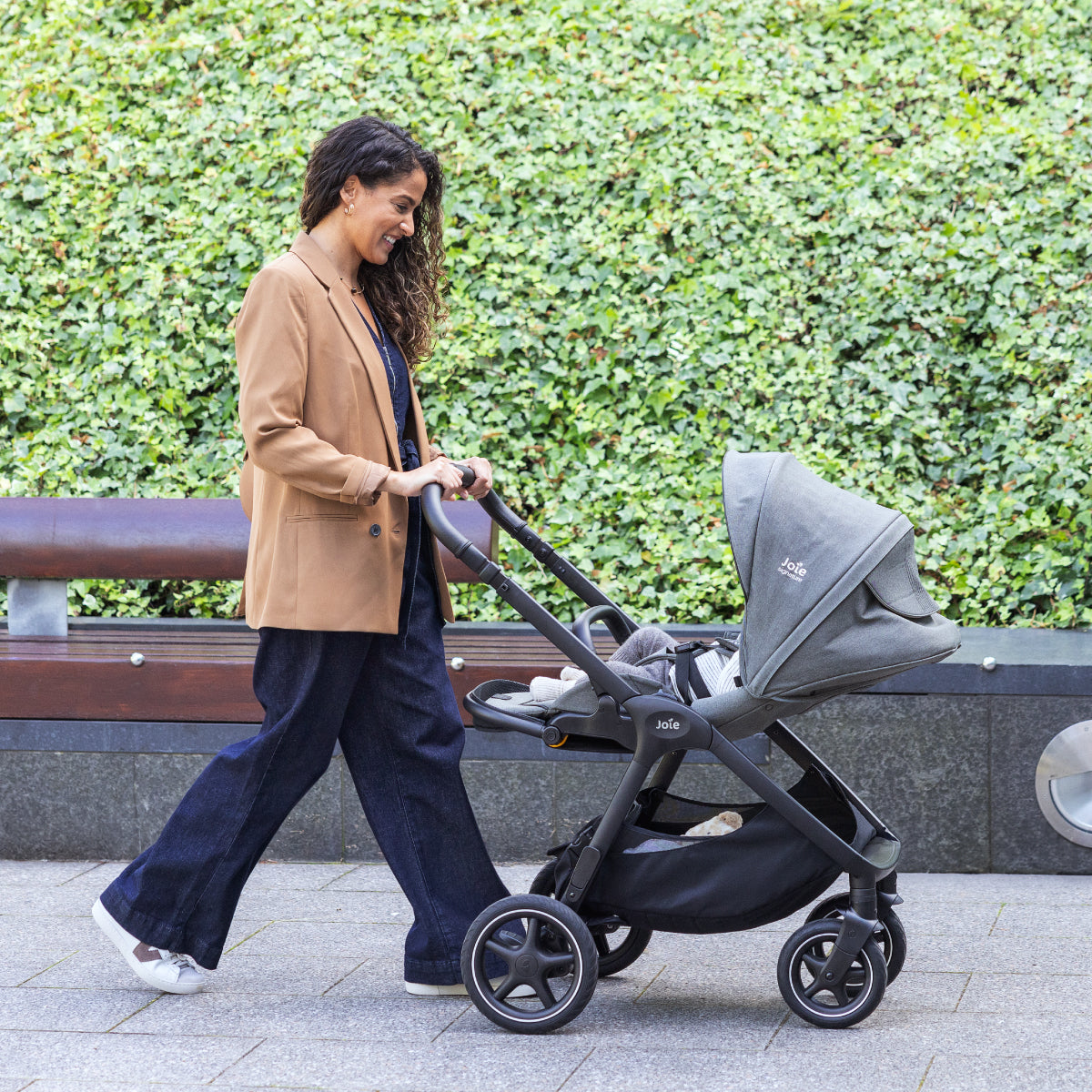 Joie Finiti™ Travel System - Sandstone