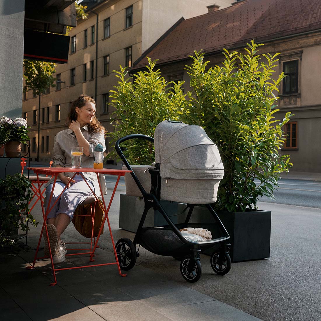 Nuna TRIV™ next BMW stroller – Graphene